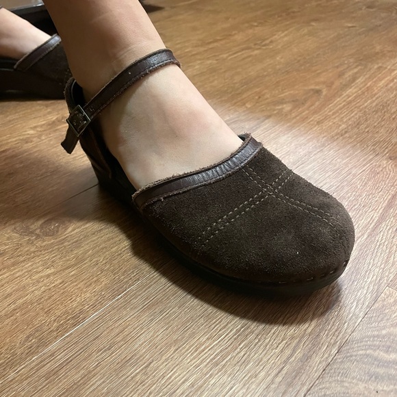 Dansko Madrigal clog! Brown suede & leather with classic rocker, comfort heel. - Picture 7 of 7
